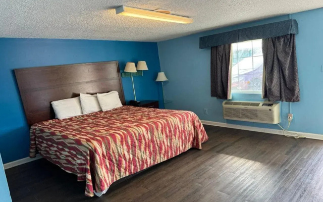 Holiday Motel by Belvilla Cleveland, TN