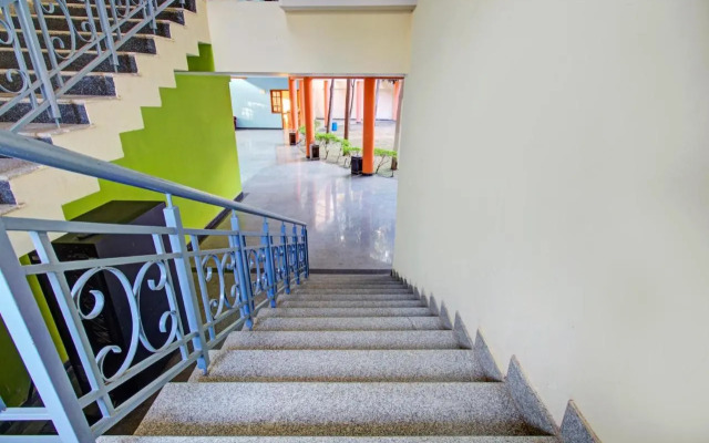 OYO Flagship 80593 Rk Club House