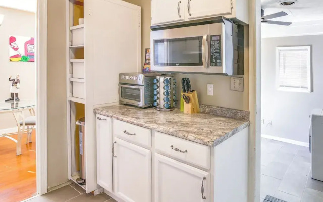Cozy Memphis Vacation Rental Near Beale Street!