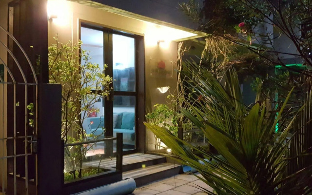 Hotelodge Aloevera Beach