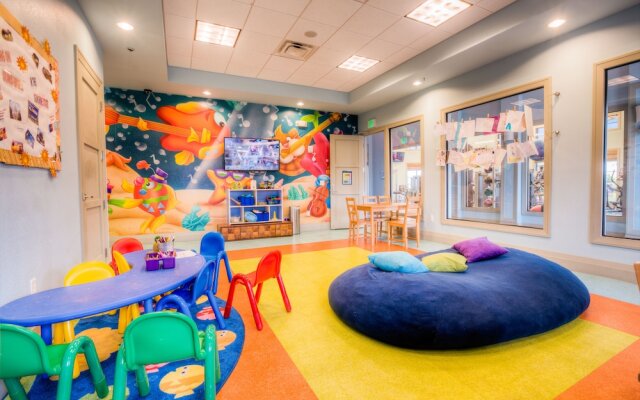 Gorgeous Home W/private Pool & Spa Sleeps 25!