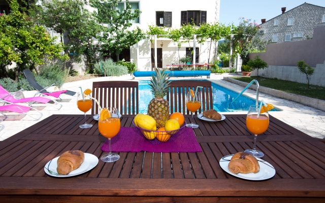 Apartments Villa Roza