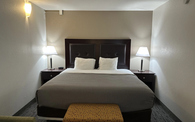 Quality Inn & Suites Everett