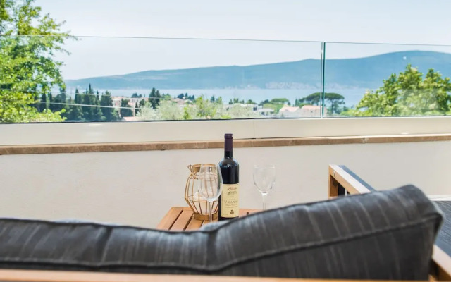 3 Bedroom 3 Bathroom Pool ,ivy House Montenegro