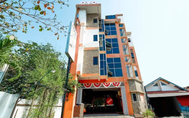 OYO 1251 Residence 8
