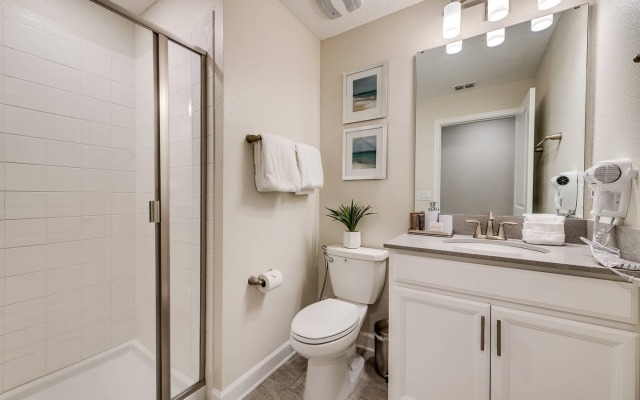 Elegant home with themed bedrooms near Disney