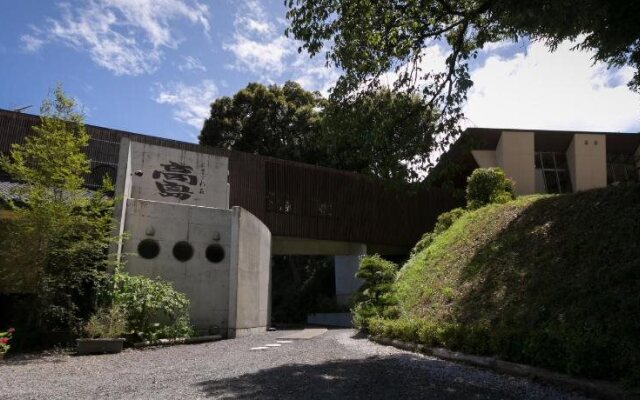 Ryokan pebble Takashima