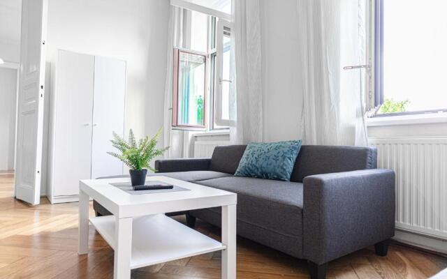Brilliant 2BR Apt. near AKH-Hospital