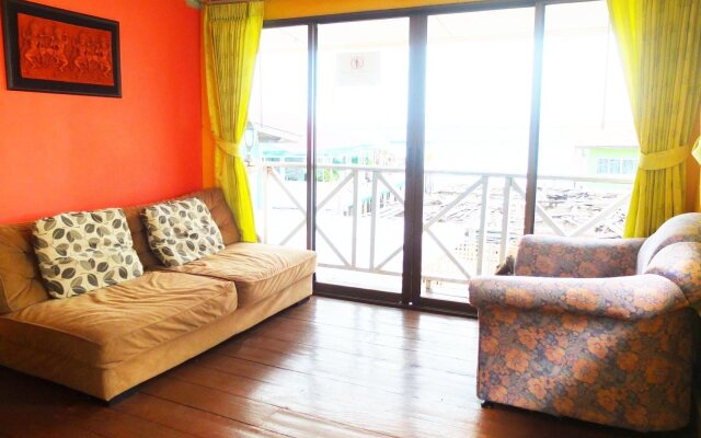 Baan Romruen Homestay