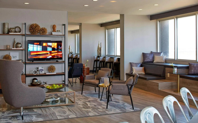 Renaissance St. Louis Airport Hotel