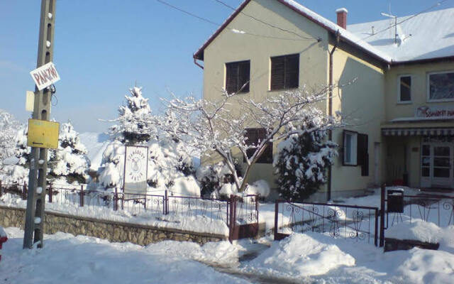 Szamárkút Panzió