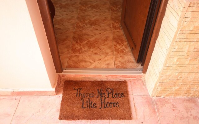 2 Bedroom House near Tombs of the Kings