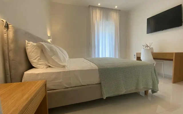 White Dome Apartment I