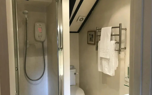 The Nobody Inn