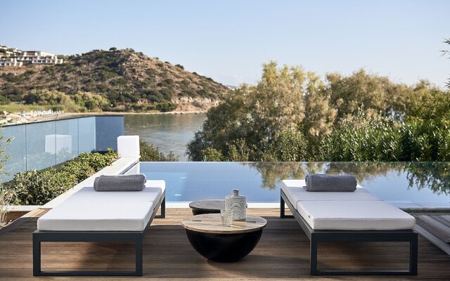 Beachfront Luxurious Villa w Private Heated Pool