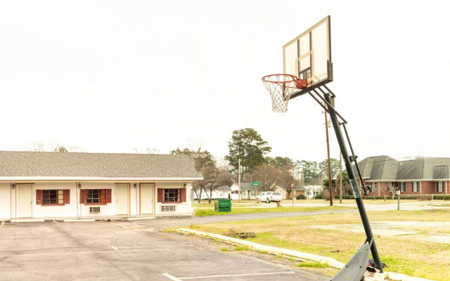 OYO Hotel Rowland I-95