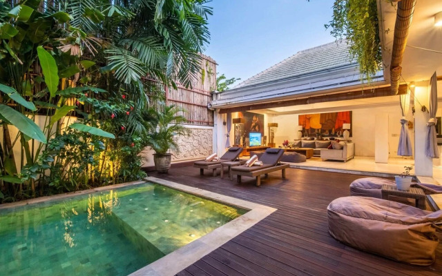 Fabulous Private Villa, 3 BR, Canggu With Staff
