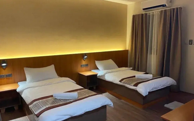 Sarojus Farmview Hotel