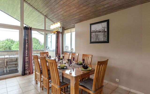 Modern Villa with Indoor Pool & Hot Tub in Malmedy