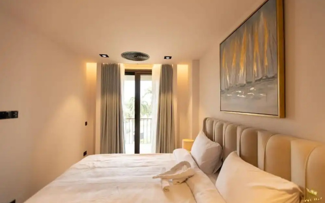 Diamond in City by wow property