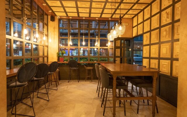 Parnon Hotel
