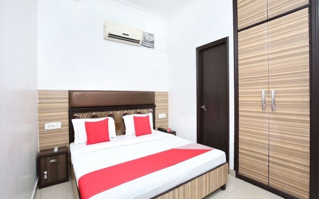 OYO 15565 Hotel Midtown