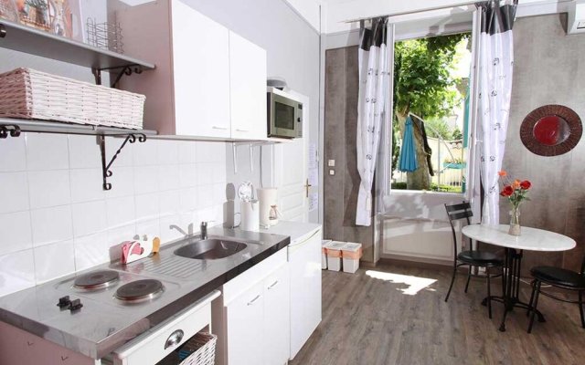 Studio in Suze-la-rousse, With Shared Pool, Enclosed Garden and Wifi