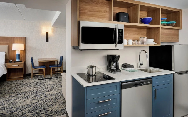 Candlewood Suites Burlington Conference Centre by IHG