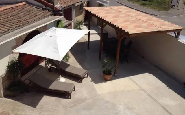 Appartement Tout Confort Avec Parking Fermé