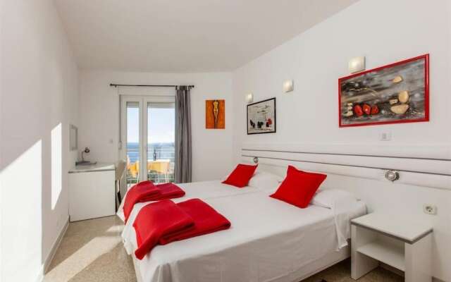 Comfy Beach Apartments With its own Balcony