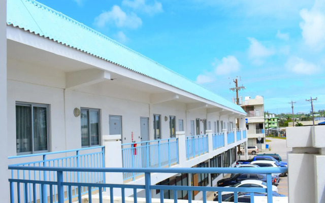 Surfrider Resort Hotel