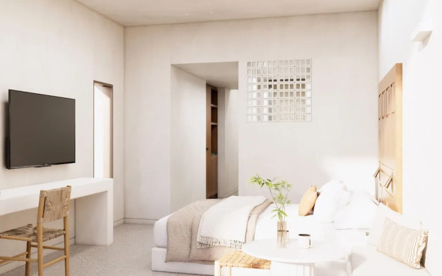 Tinos Beach Hotel & Suites