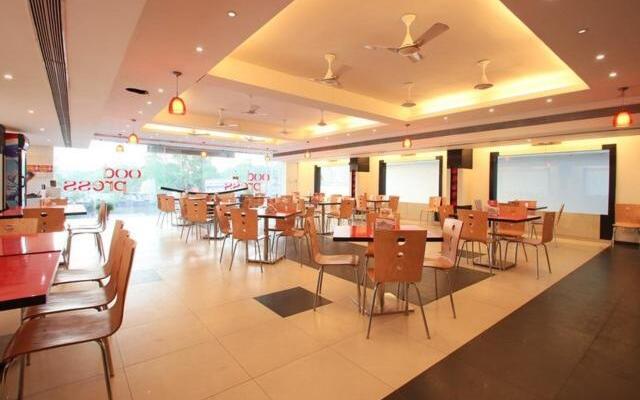 Hotel Sheela Shree Plaza