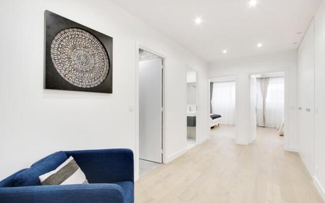 TROCADERO/ EIFFEL TOWER - 3 Bedrooms- All New!