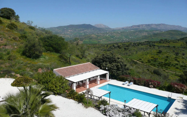 Cortijo Puerto el Peral