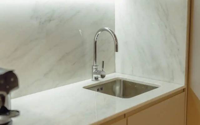 Legacy Oporto Design Apartment A by Vacationy