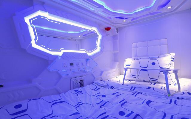 JC Space Capsule Hotel