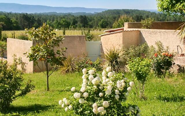 Villa de 2 chambres avec piscine privee jardin et wifi a Mormoiron