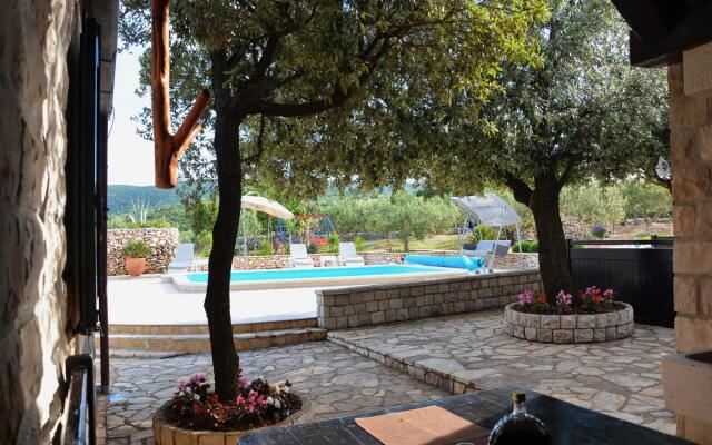 Tonka - with pool - H(4+2)