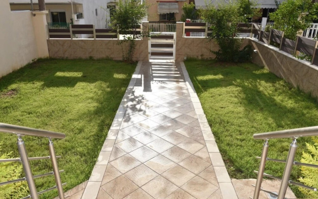 Elina Studios 1 by Travelpro Services - Nea