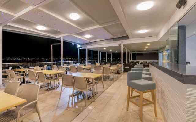 Horizon Beach Hotel