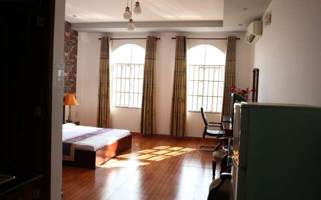 Hoa Phat Hotel & Apartment