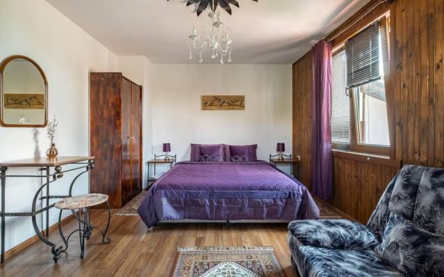 Lovely 5-bed Authentic House in the Arbanasi