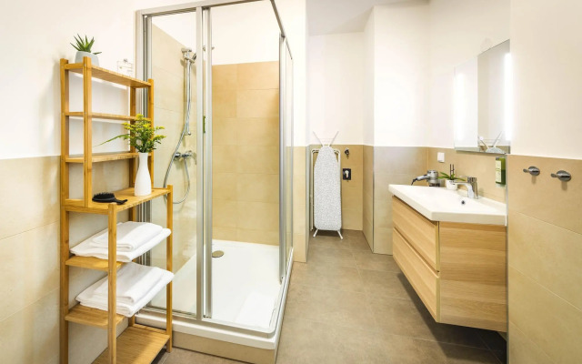 Jimmy's Apartments Dandelion