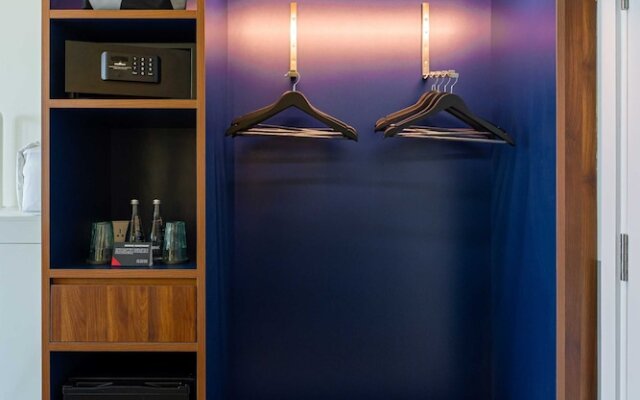 Wink Hotel Tuy Hoa Beach - 24hrs stay & Rooftop Pool Bar