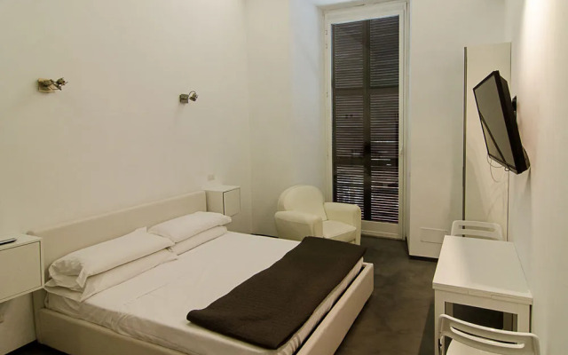 We Love Roma Guest House