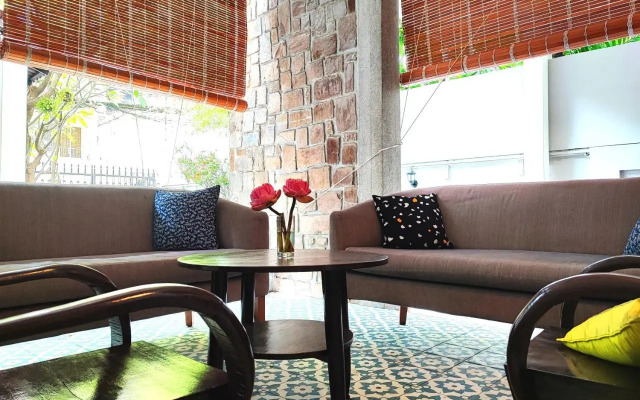 Frangipani Villa-60s Hotel