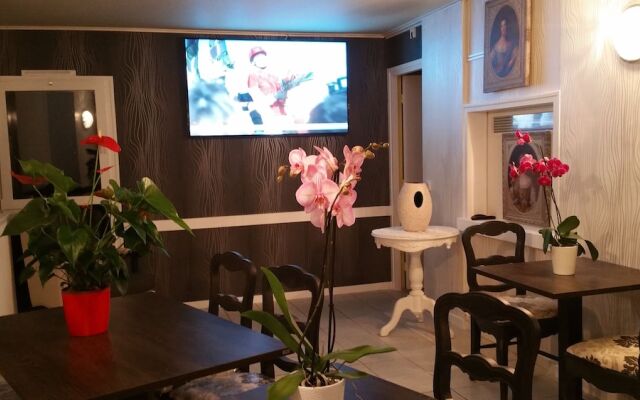 Hotel Le Chantereigne