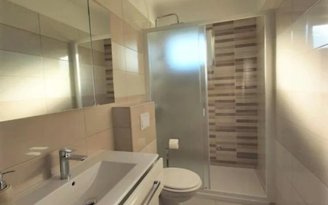 Dani - Free Parking - A1