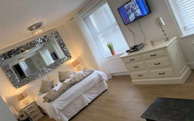 The Wellington Restaurant and Bar